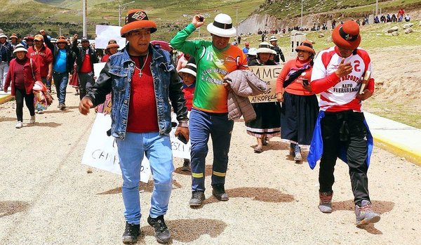 Las Bambas: Corredor Minero del Sur continúa bloqueado pese a acta de acuerdo (FOTOS)