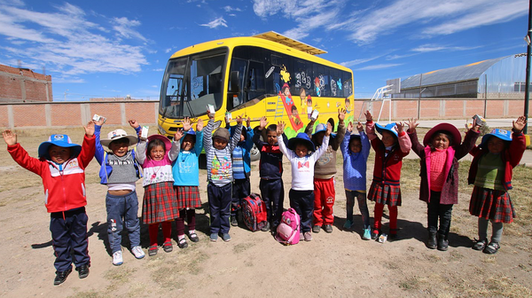 Escuelas rodantes llevan tecnología a escolares de zonas alejadas en Cusco