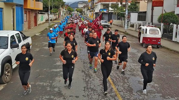 Estudiantes participan en maratón en rechazo al consumo de drogas en Cusco (FOTOS)
