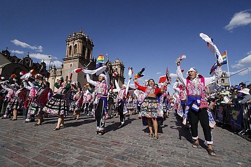 Policía alista presentación con 400 danzarines para el Desfile Cívico de Cusco (FOTOS)