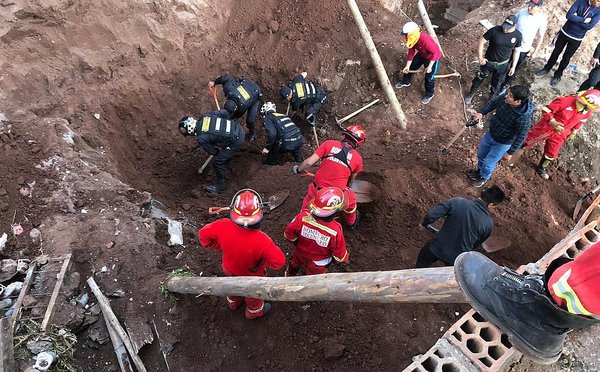 Obreros pierden la vida sepultados en Cusco (FOTOS)
