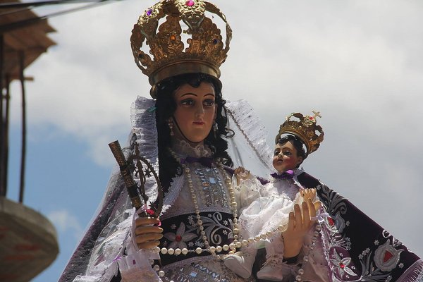 Abancay rinde homenaje a la Virgen del Rosario